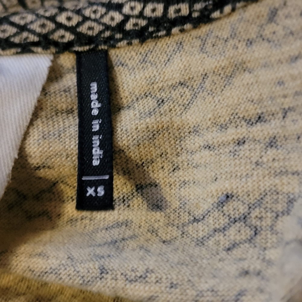 Akemi & Kin Peplum Top Shirt - Picture 9 of 9